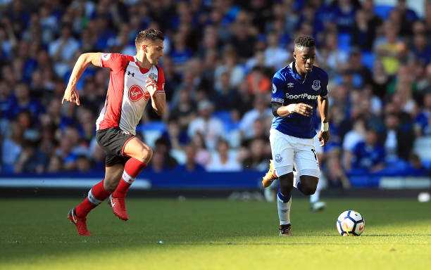 出生于爱尔 出生于爱尔